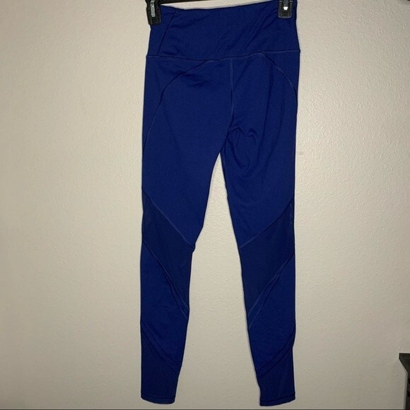 Victoria’s Secret Sport Knockout blue mesh cut out leggings women’s size XS - Picture 3 of 4